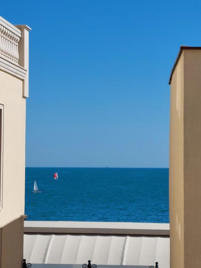 Supreme Danieli - Holiday Apartment By The Sea Balcsik Kültér fotó